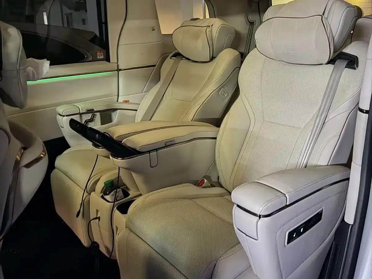 Lexus LM 2023 500h Six-Seat Premium Edition — миниатюра 6