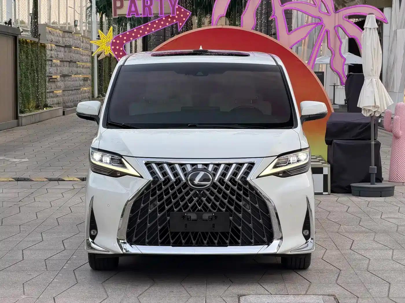 Lexus LM 2020 300h 7-Seat Elegant Edition — миниатюра 2