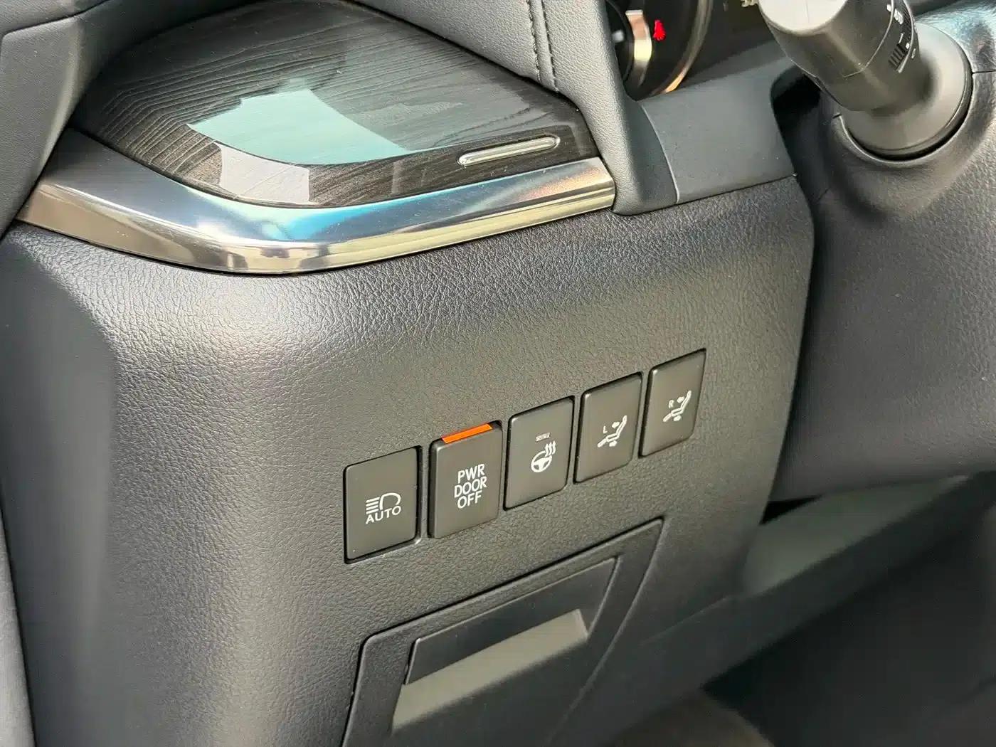 Lexus LM 2020 300h 7-Seat Elegant Edition — миниатюра 12