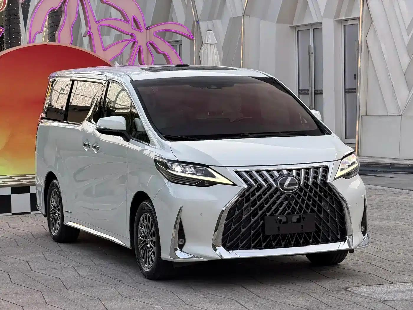 Lexus LM 2020 300h 7-Seat Elegant Edition — миниатюра 3