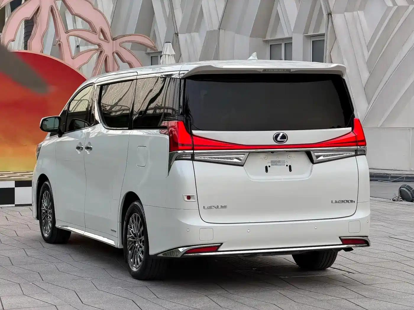 Lexus LM 2020 300h 7-Seat Elegant Edition — миниатюра 4