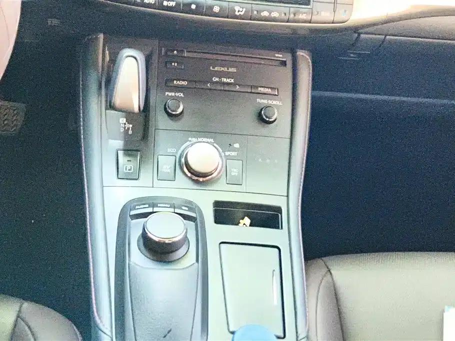 Lexus CT 2017 CT200h Comfort Edition, Single Color, China V Emission Standard — миниатюра 16