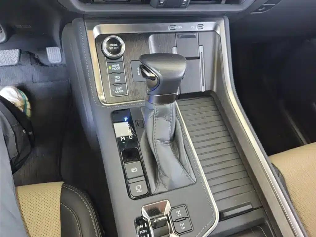 Lexus GX 2024 Overtrail Peak Edition — миниатюра 14