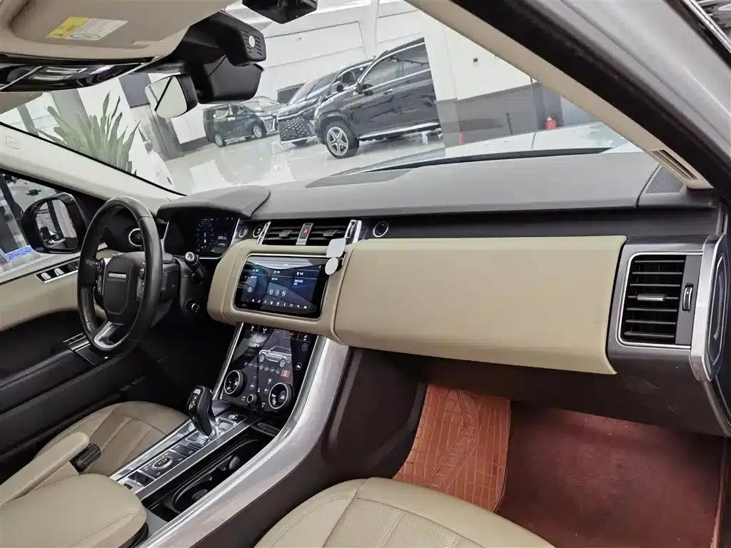 Range Rover Sport Hybrid 2020 P400e SE — миниатюра 15