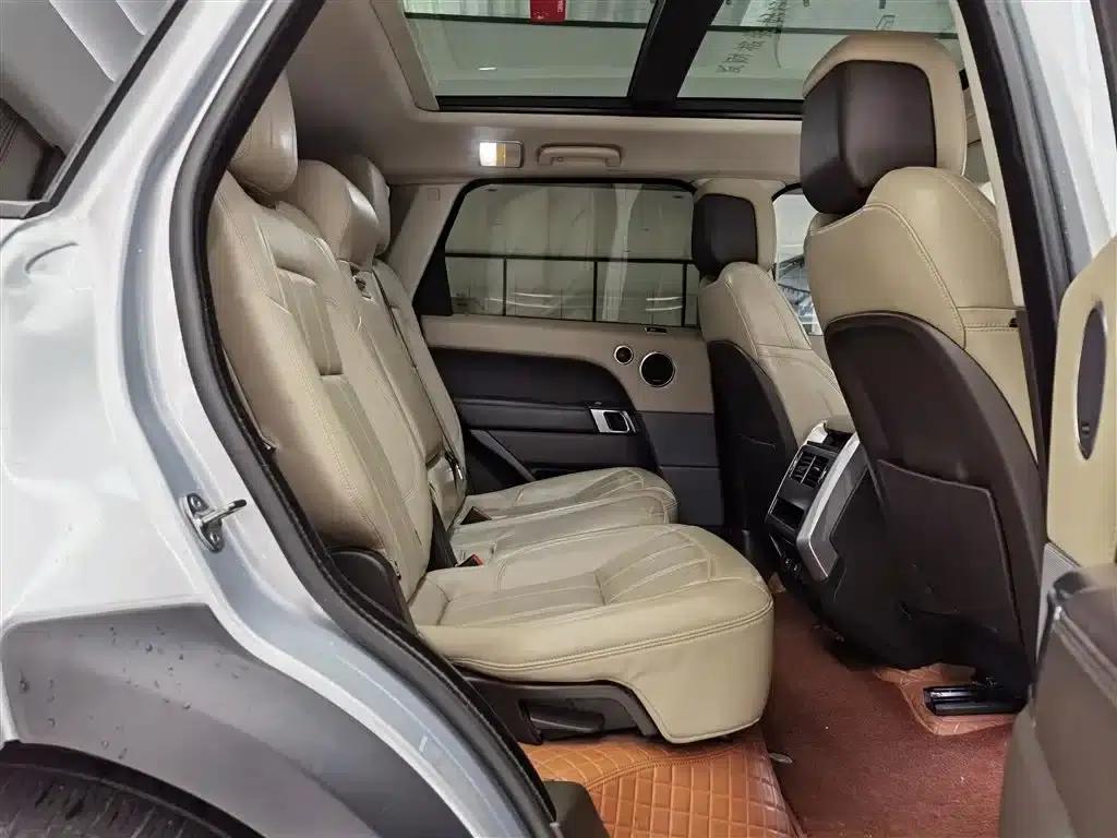 Range Rover Sport Hybrid 2020 P400e SE — миниатюра 17