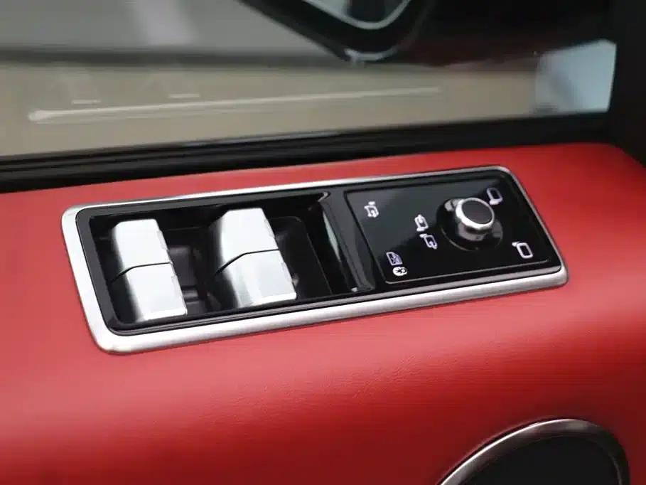 Range Rover Sport Hybrid 2021 P400e SE — миниатюра 12