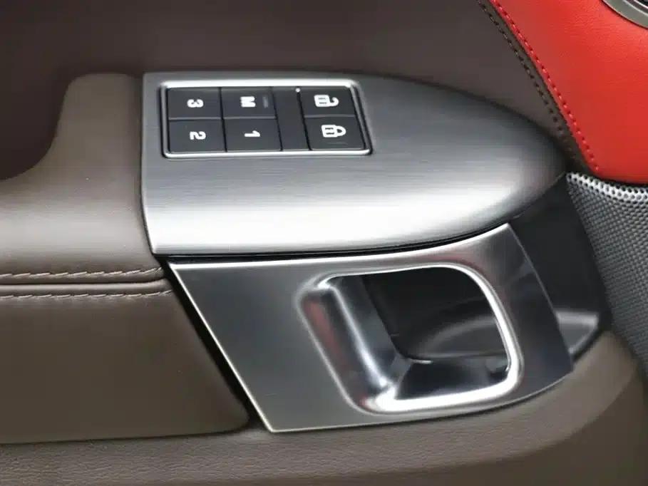 Range Rover Sport Hybrid 2021 P400e SE — миниатюра 13