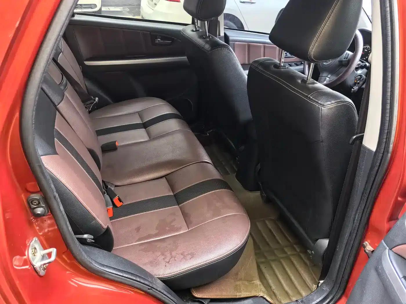 2011 SX4 Hatchback 1.6L Automatic Sport — миниатюра 11