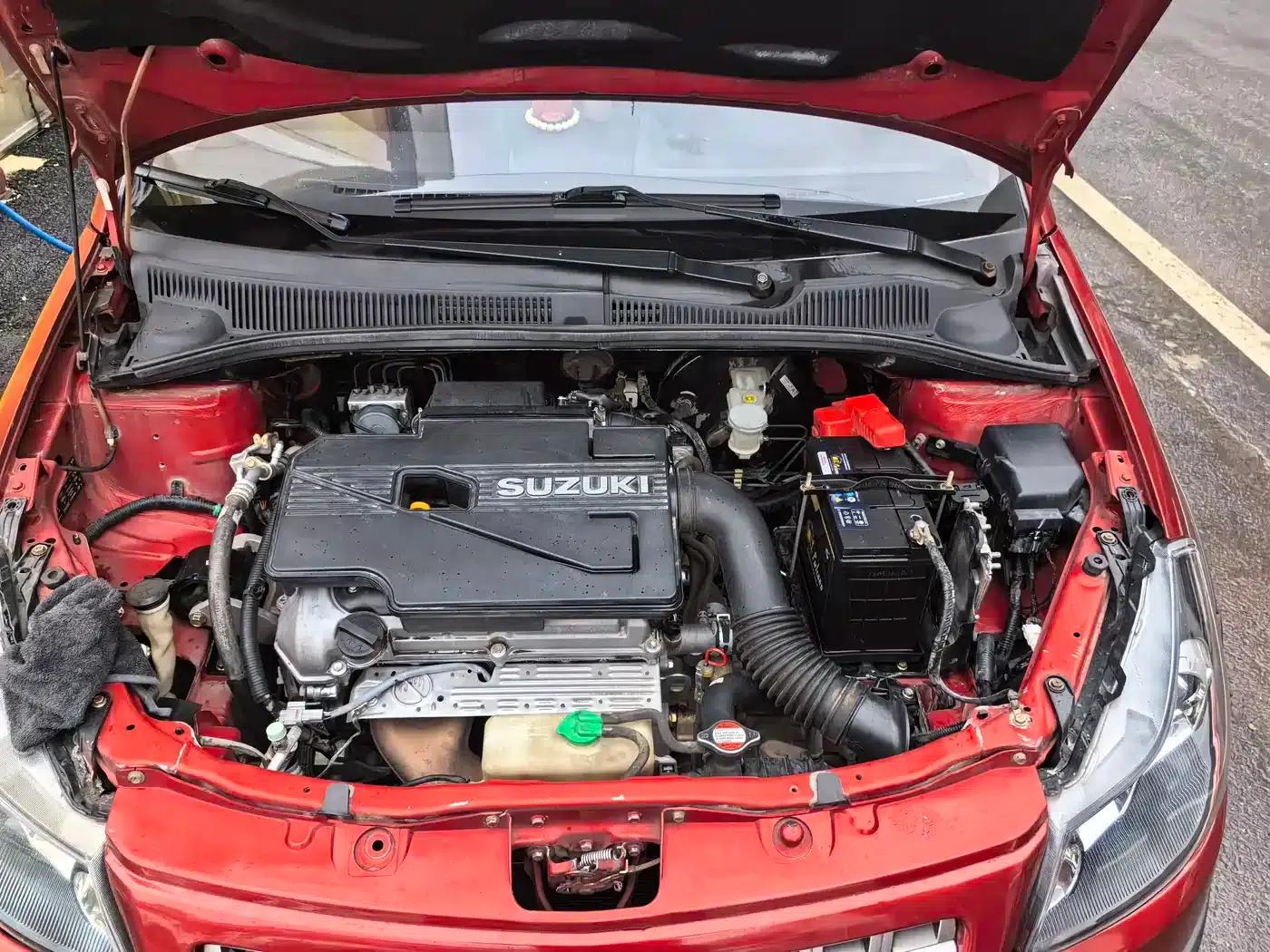 2011 SX4 Hatchback 1.6L Automatic Sport — миниатюра 13