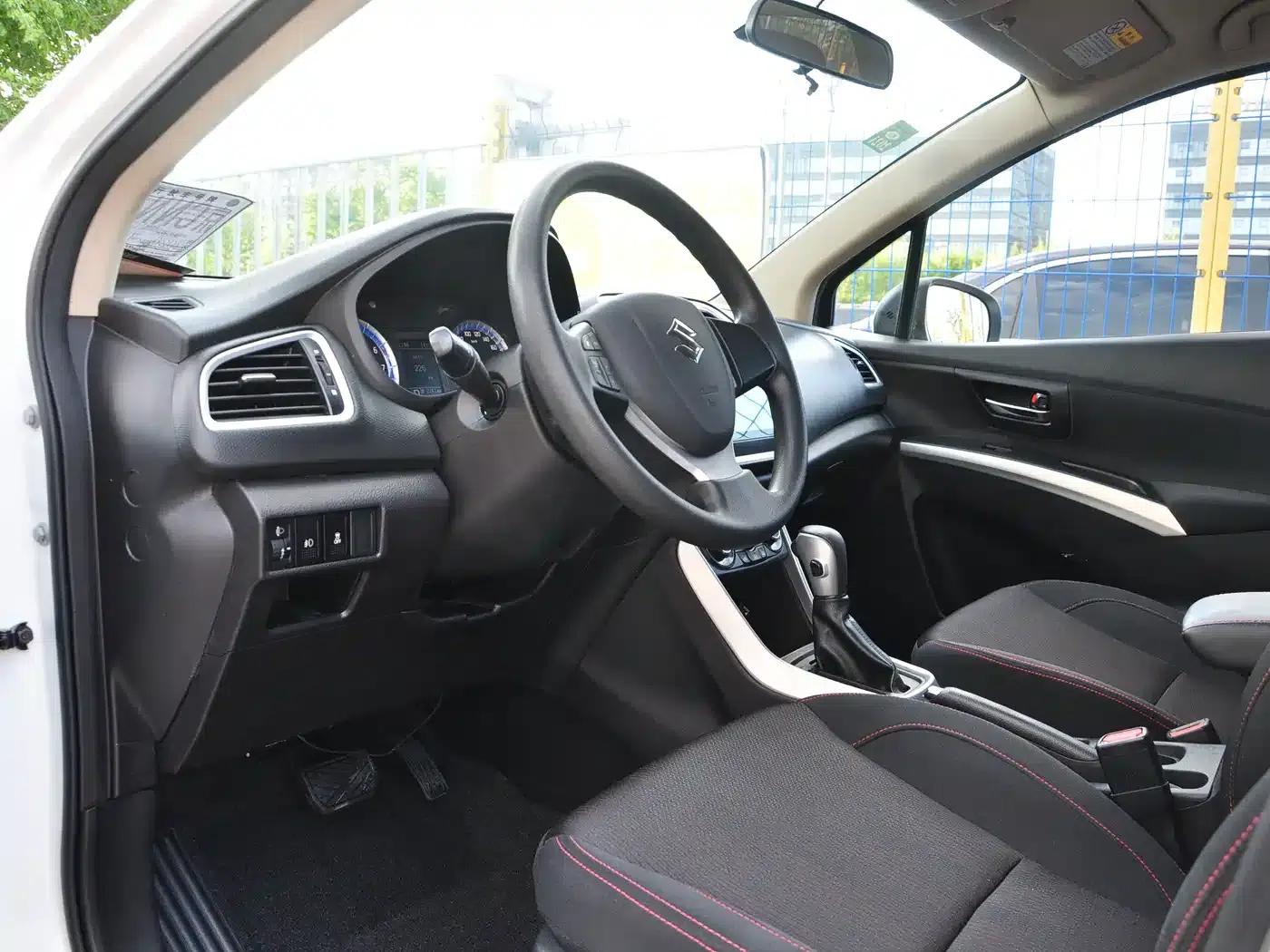 2014 Vitara 1.6L CVT 2WD Entry-level — миниатюра 8