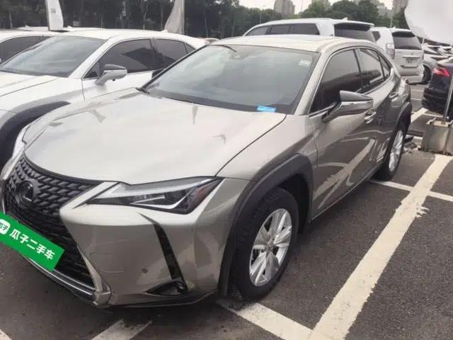 Lexus UX 2022 260h Explore-Edition