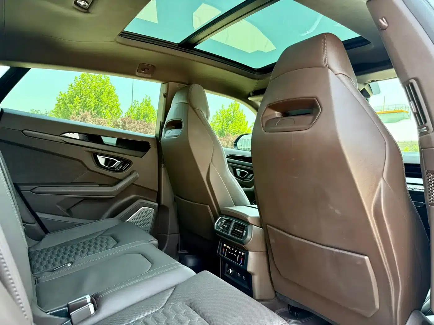 2023 Urus 4.0T V8 S — миниатюра 14