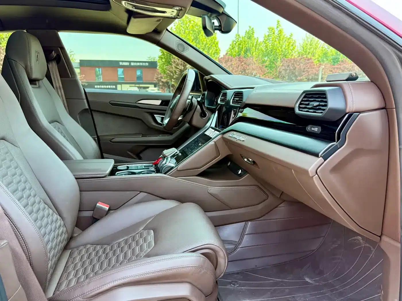 2023 Urus 4.0T V8 S — миниатюра 17