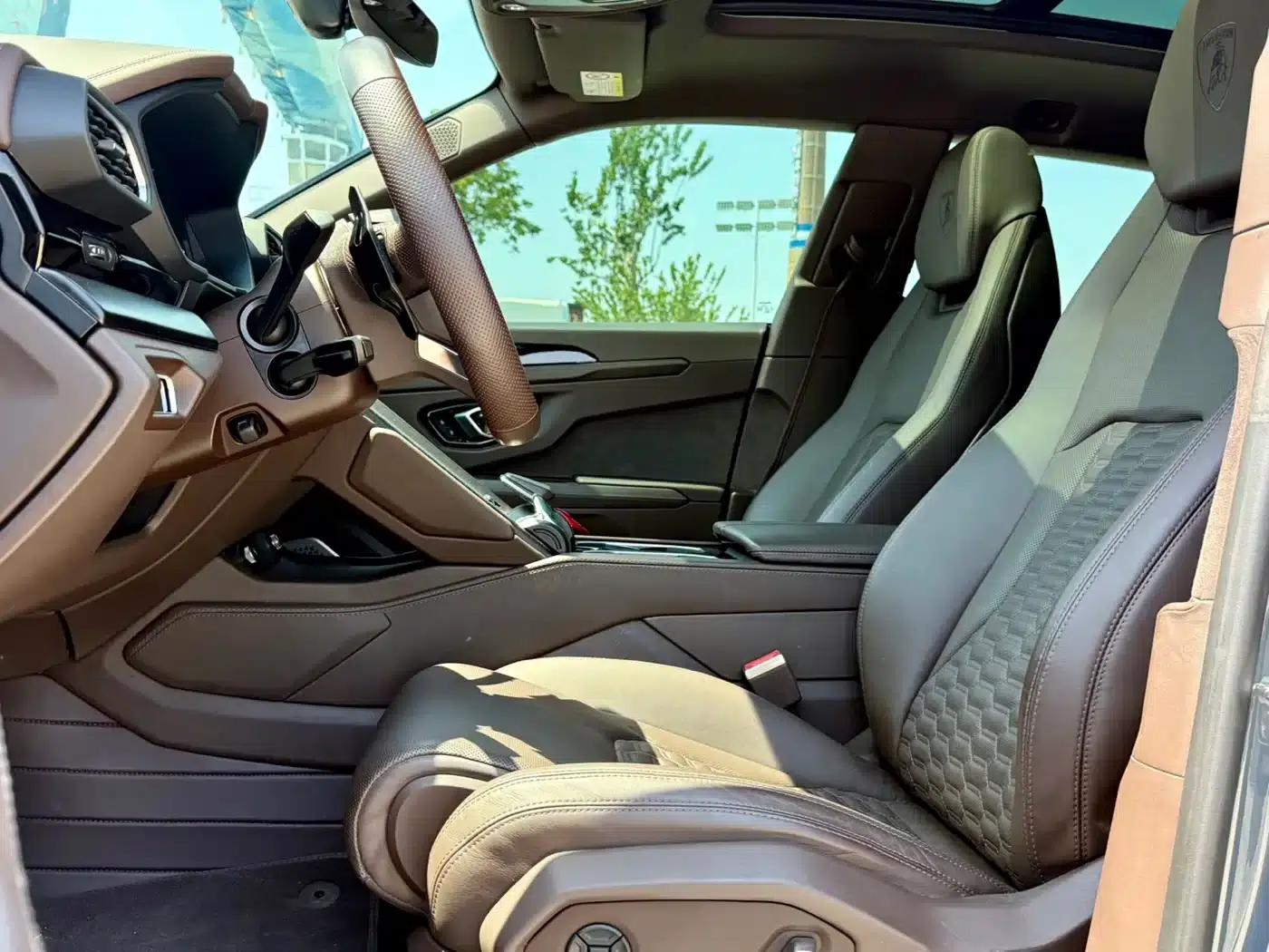 2023 Urus 4.0T V8 S — миниатюра 9