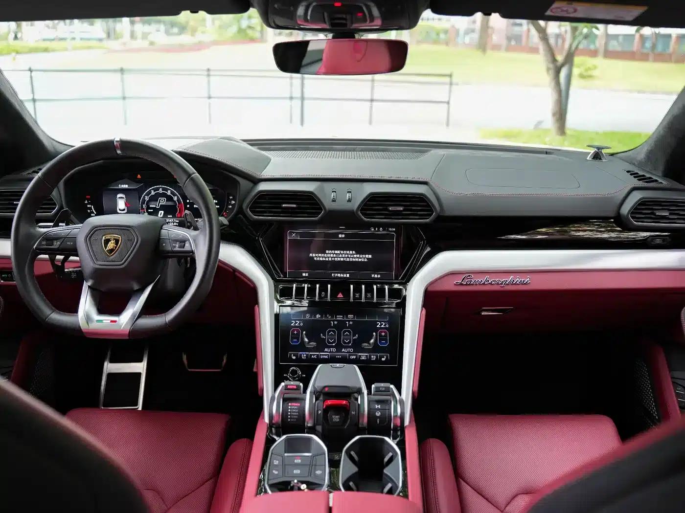 2023 Urus 4.0T V8 S — миниатюра 21