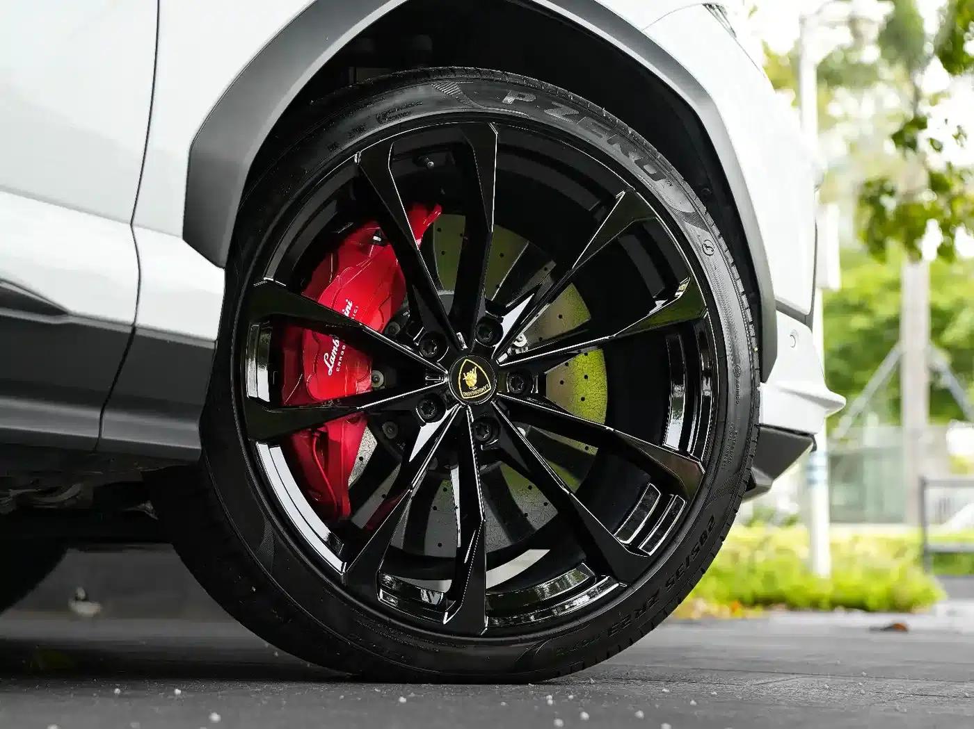 2023 Urus 4.0T V8 S — миниатюра 9