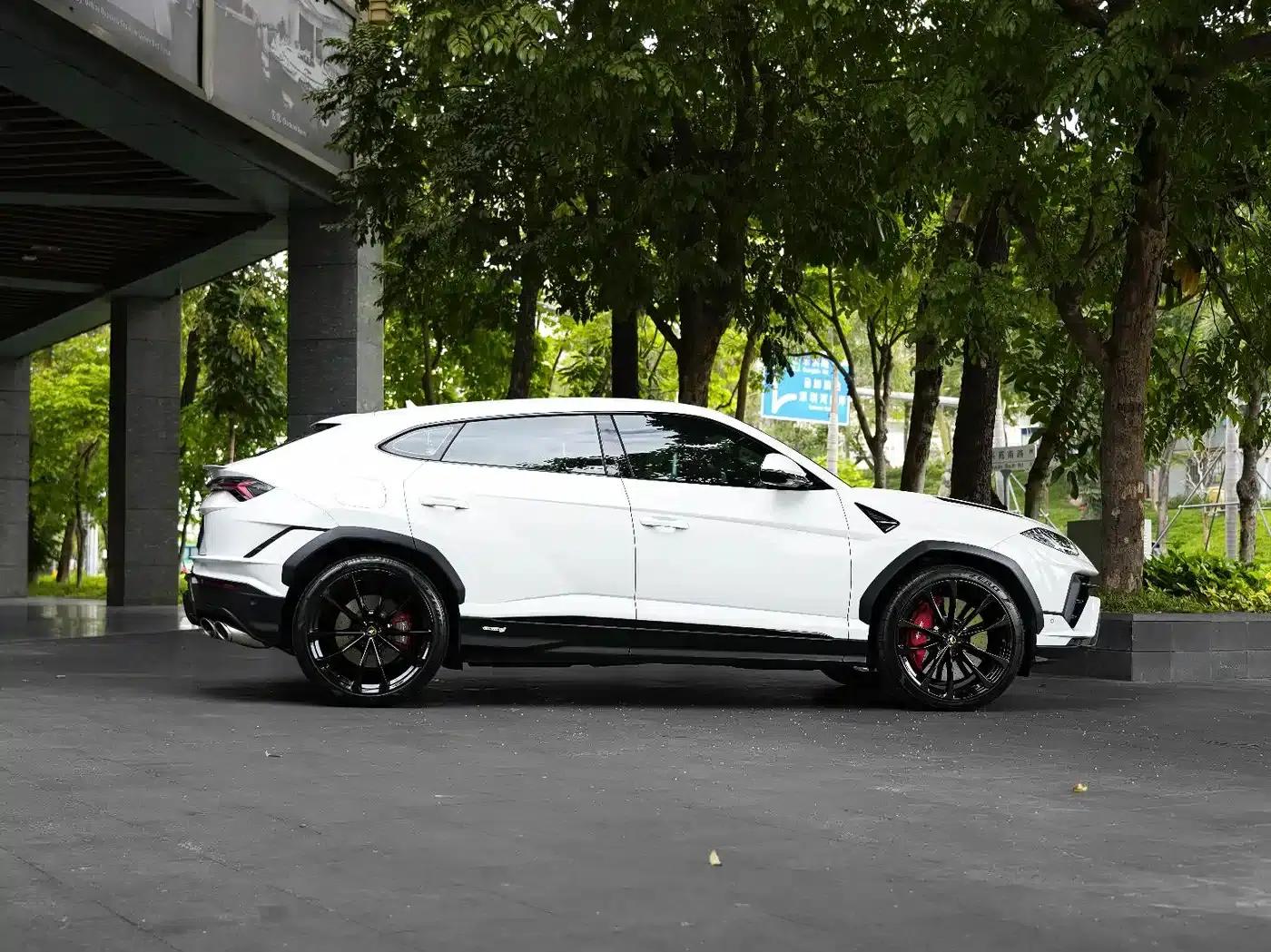 2023 Urus 4.0T V8 S — миниатюра 10