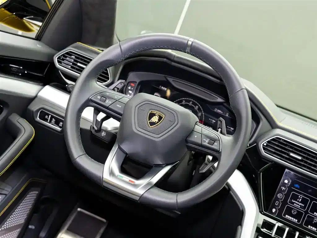 2023 Urus 4.0T V8 S — миниатюра 17