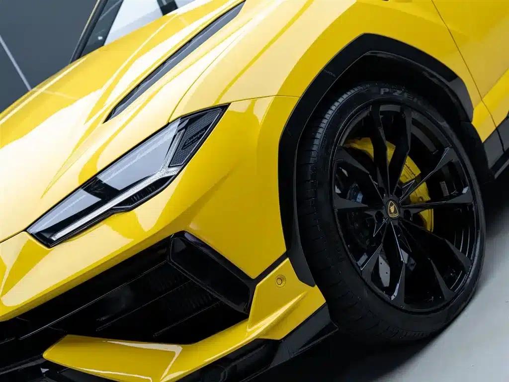2023 Urus 4.0T V8 S — миниатюра 3