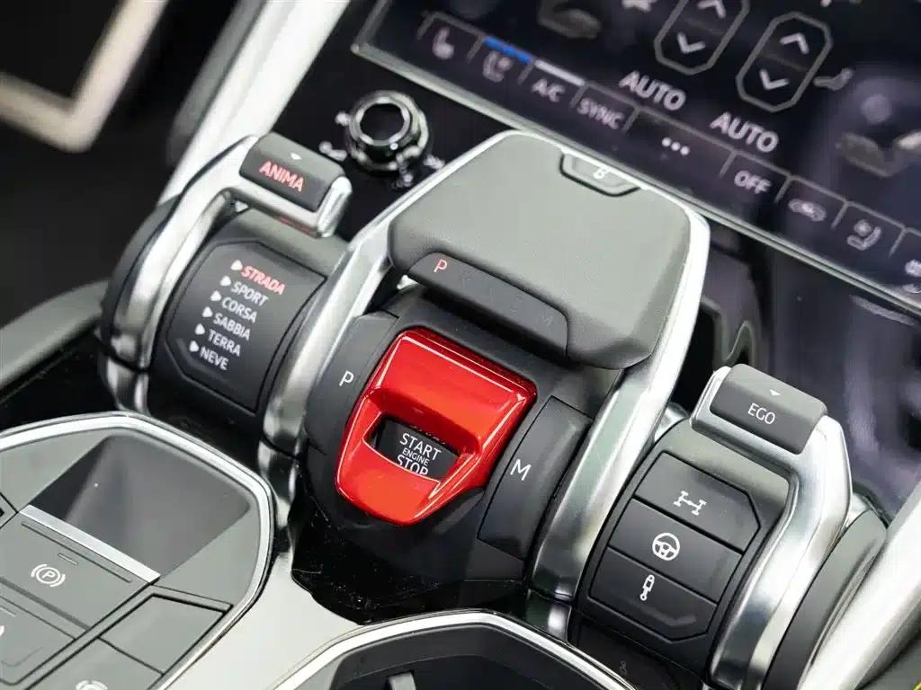 2023 Urus 4.0T V8 S — миниатюра 21