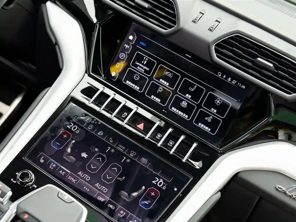 2023 Urus 4.0T V8 S — миниатюра 22