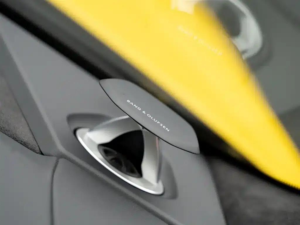 2023 Urus 4.0T V8 S — миниатюра 23