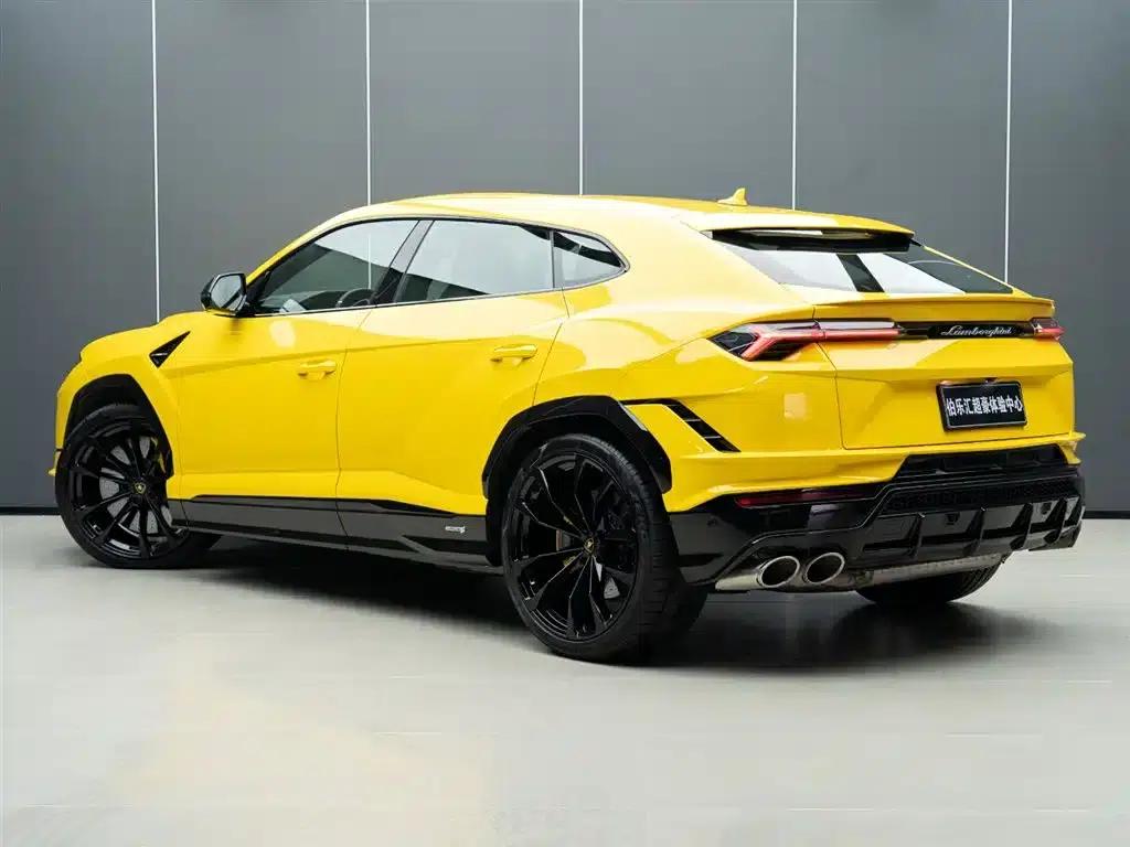 2023 Urus 4.0T V8 S — миниатюра 5