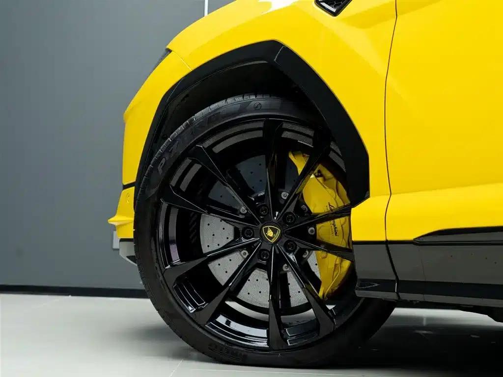 2023 Urus 4.0T V8 S — миниатюра 6