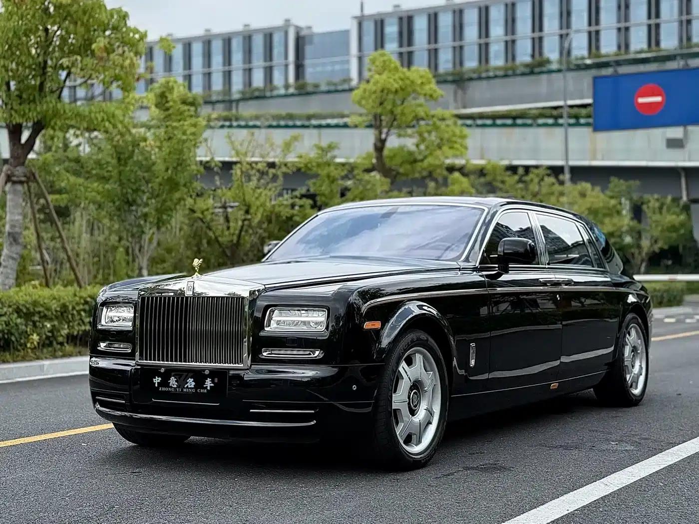 2013 Phantom 6.7L Extended Wheelbase (EWB) — миниатюра 1