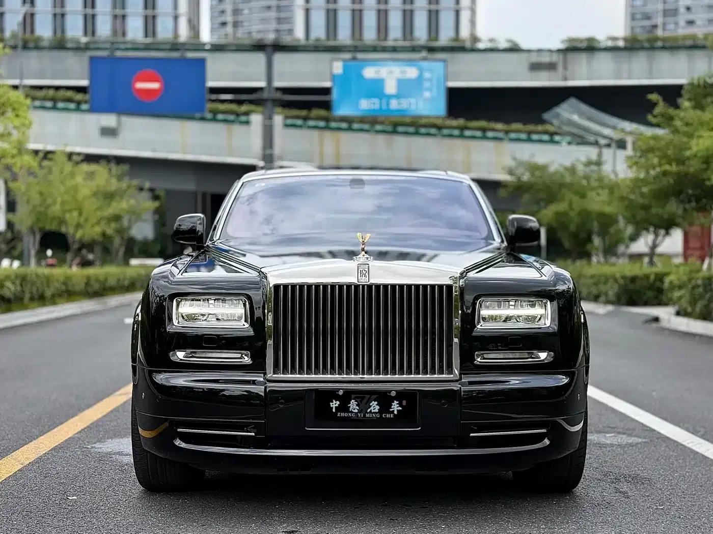 2013 Phantom 6.7L Extended Wheelbase (EWB) — миниатюра 2