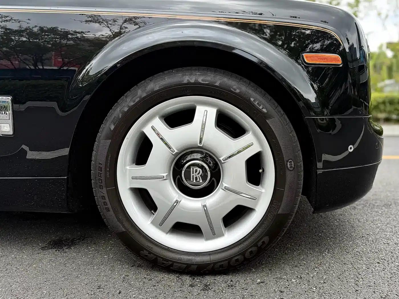 2013 Phantom 6.7L Extended Wheelbase (EWB) — миниатюра 32