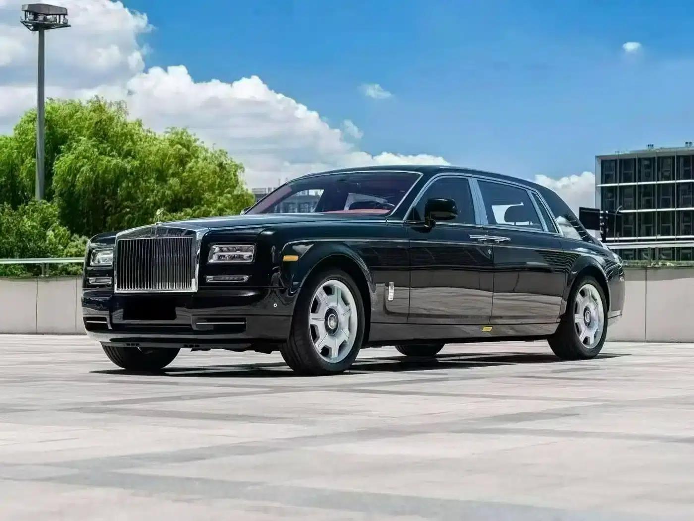 2013 Phantom 6.7L Extended Wheelbase (EWB) — миниатюра 1