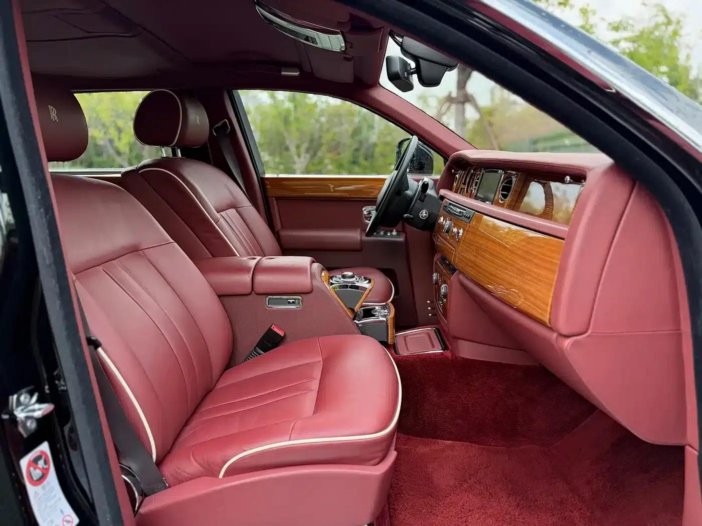 2013 Phantom 6.7L Extended Wheelbase (EWB) — миниатюра 27
