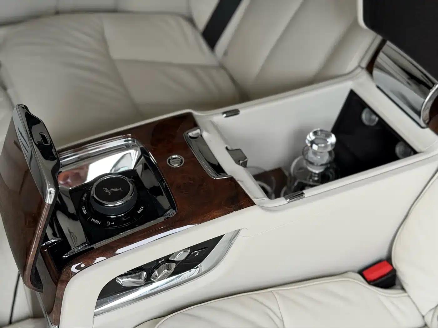 2018 Phantom 6.7T Long Wheelbase — миниатюра 15