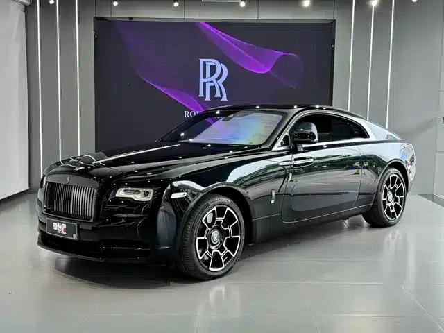 2018 Phantom 6.6T Black Badge
