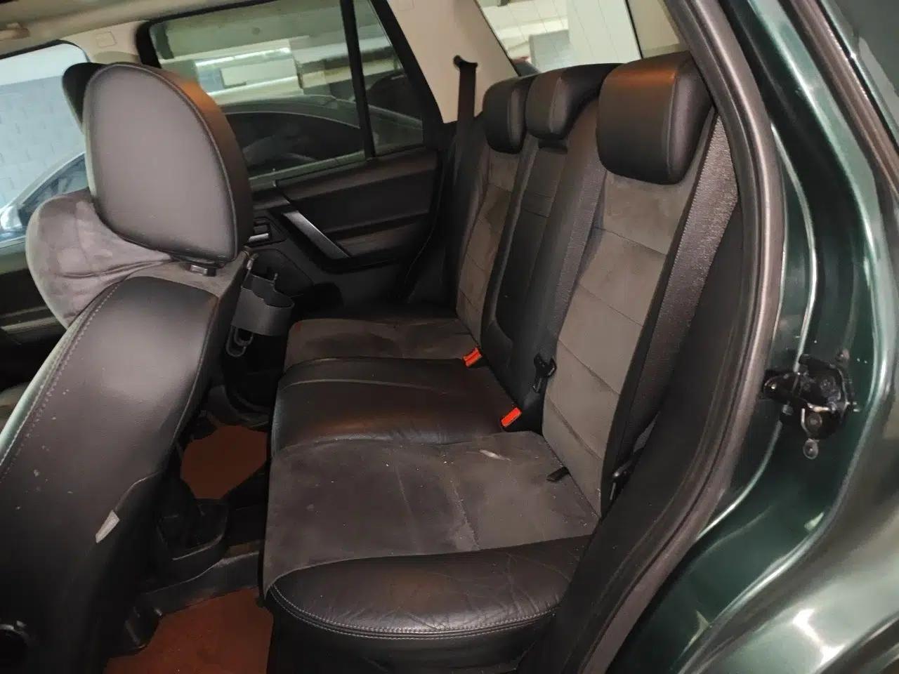 Land Rover Freelander 2 2011 2.2T SD4 SE Diesel Edition — миниатюра 18