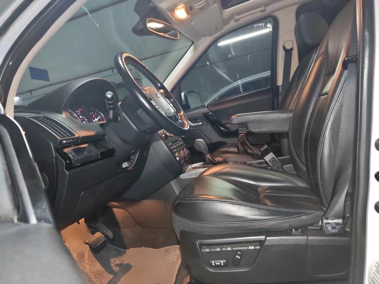 Land Rover Freelander 2 2013 2.0T Si4 HSE Gasoline Version — миниатюра 16