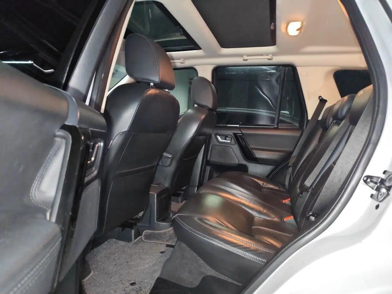 Land Rover Freelander 2 2013 2.0T Si4 HSE Gasoline Version — миниатюра 18