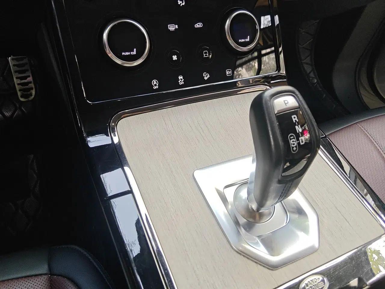Land Rover Range Evoque New Energy 2022 Aurora L P300e Plug-in Hybrid Electric Version — миниатюра 15