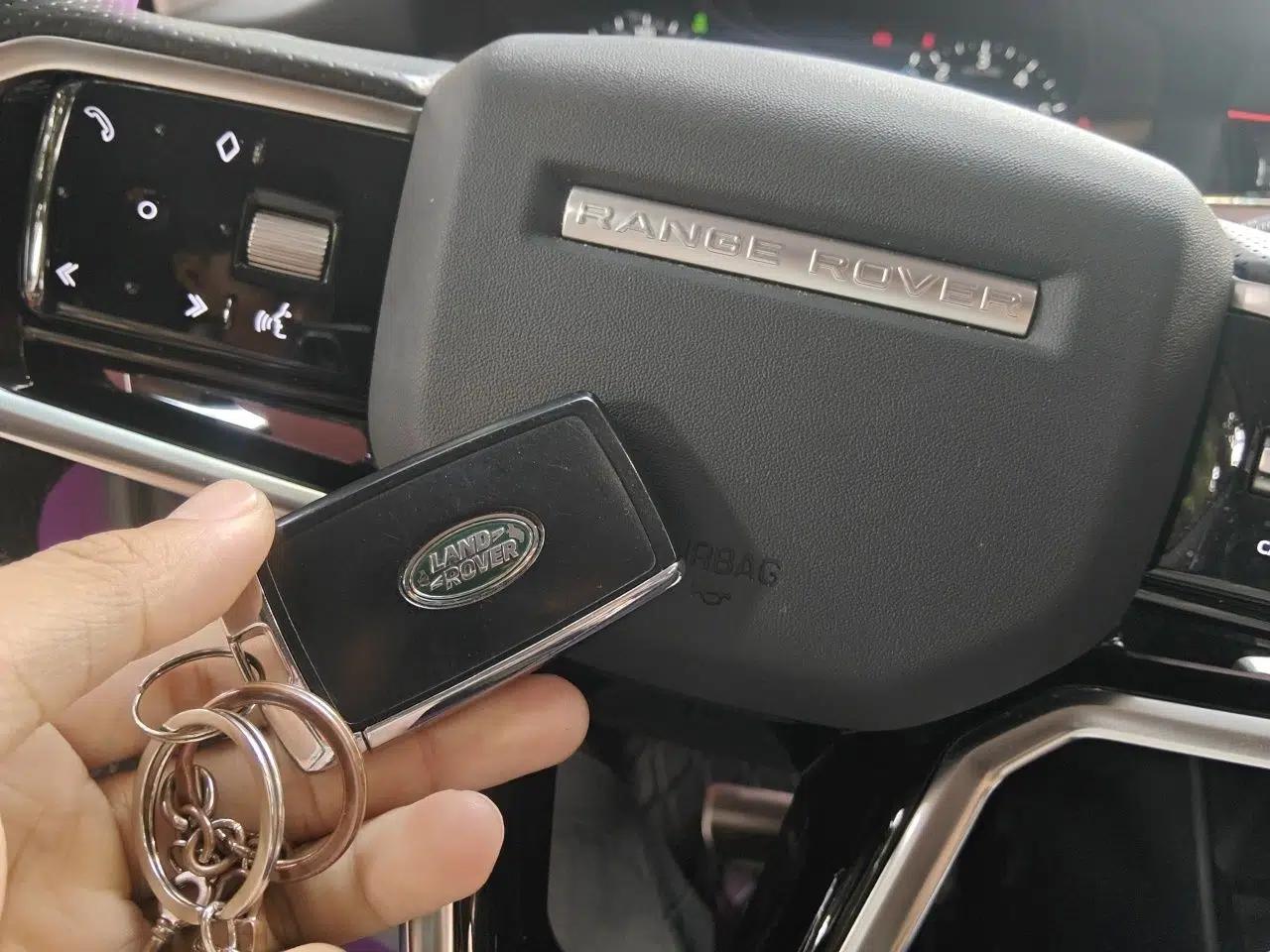 Land Rover Range Evoque New Energy 2022 Aurora L P300e Plug-in Hybrid Electric Version — миниатюра 9