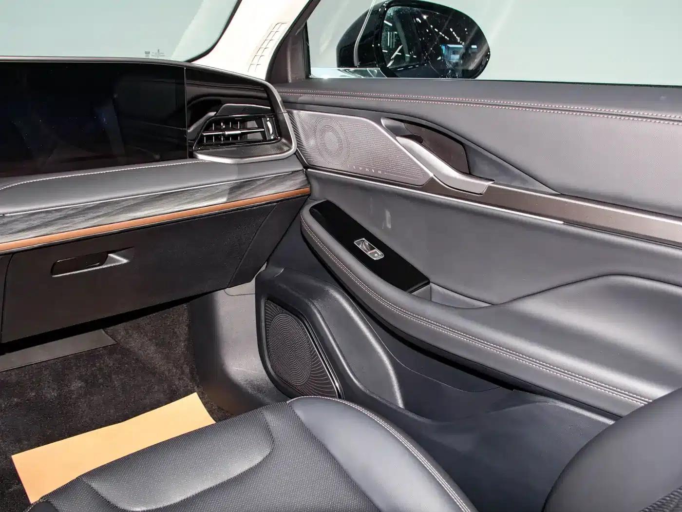 Lincoln Z 2025 2.0T Premium Edition — миниатюра 31