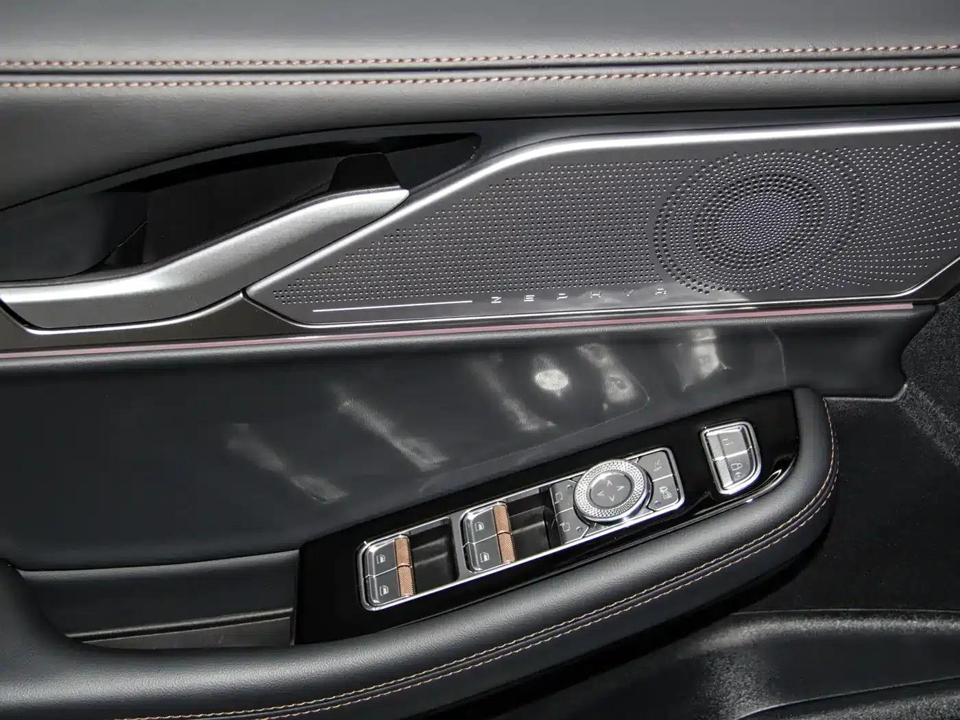 Lincoln Z 2025 2.0T Premium Edition — миниатюра 10