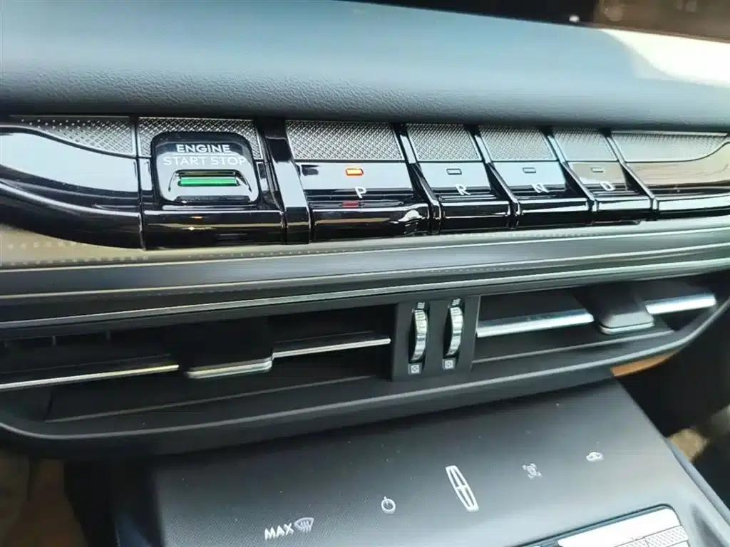 Lincoln Z 2024 2.0T Two-Wheel Drive Premium Hybrid — миниатюра 21