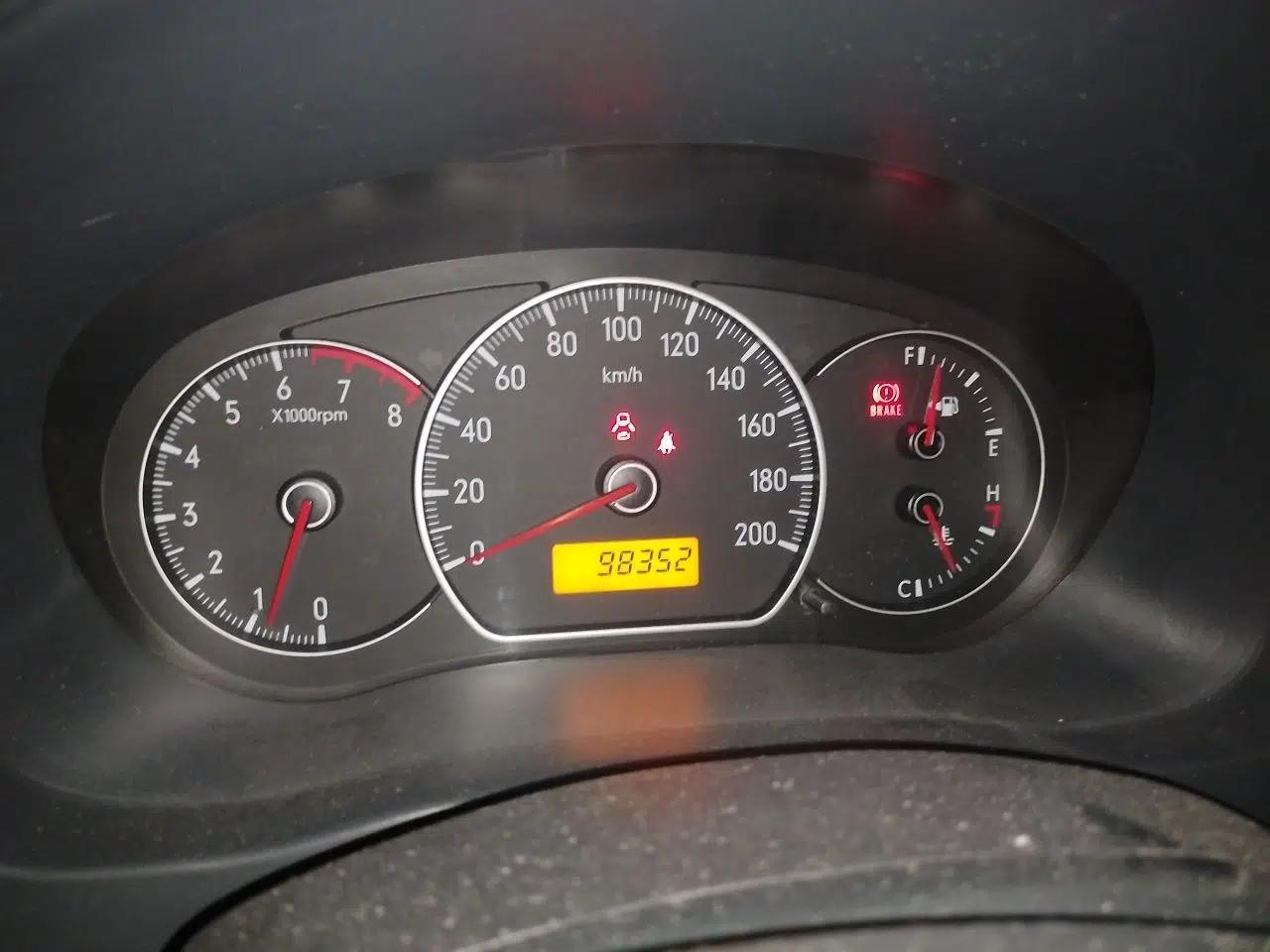 Suzuki SX4 2010 Hatchback 1.6L Manual Champion Limited Edition — миниатюра 12