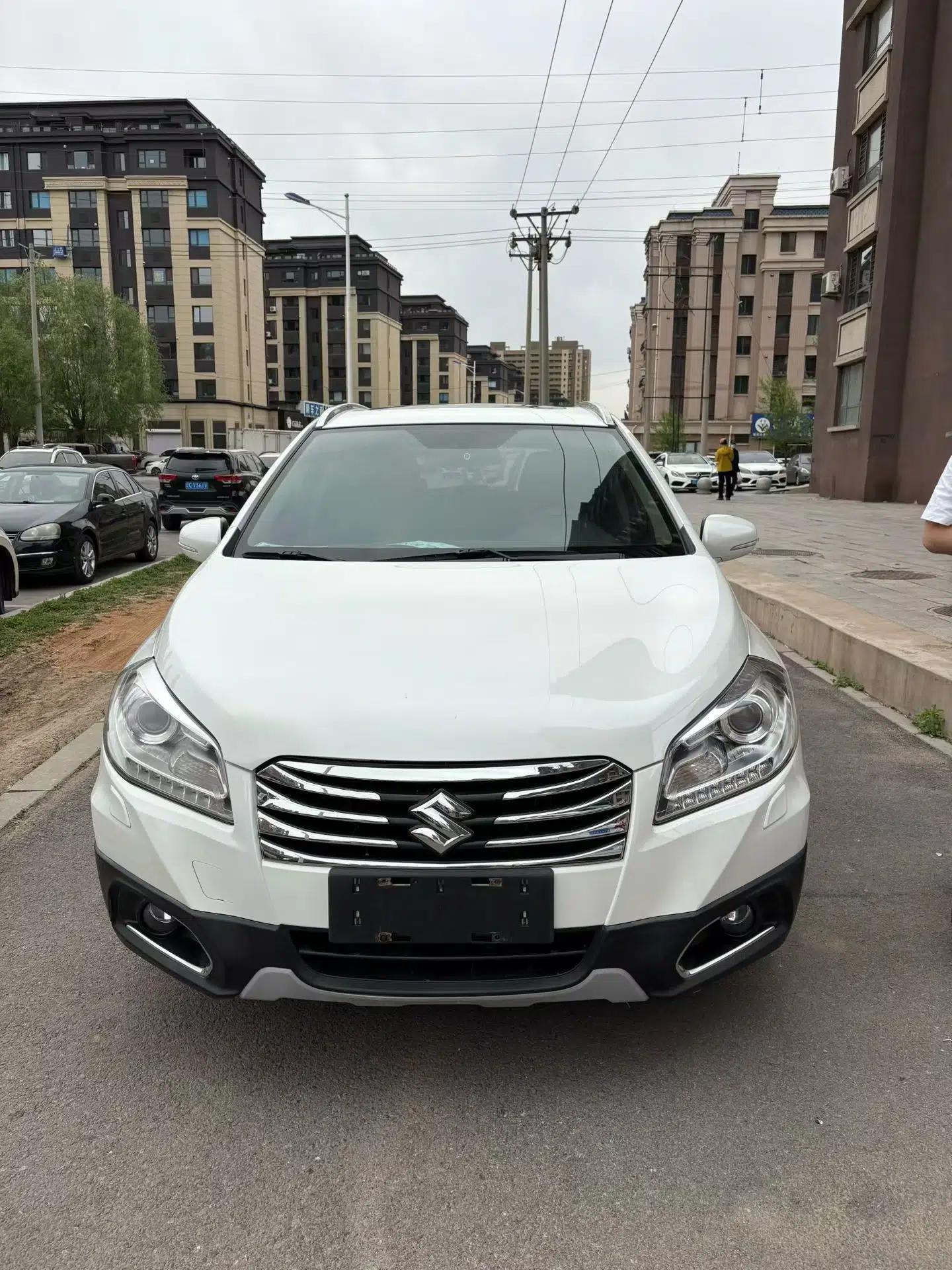 Suzuki S-Cross 2015 1.6L Manual Two-Wheel Drive Elite Model — миниатюра 2
