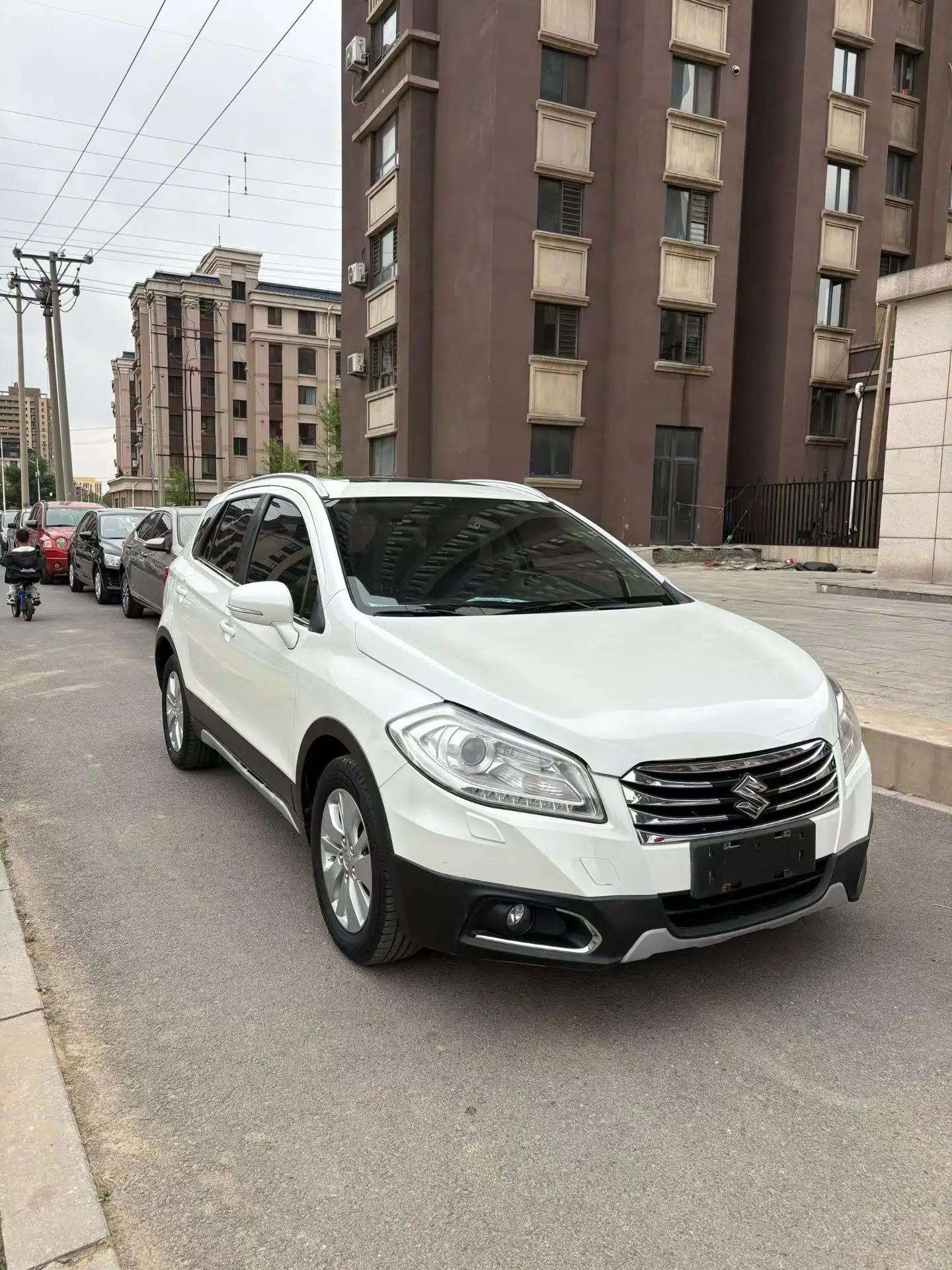 Suzuki S-Cross 2015 1.6L Manual Two-Wheel Drive Elite Model — миниатюра 3
