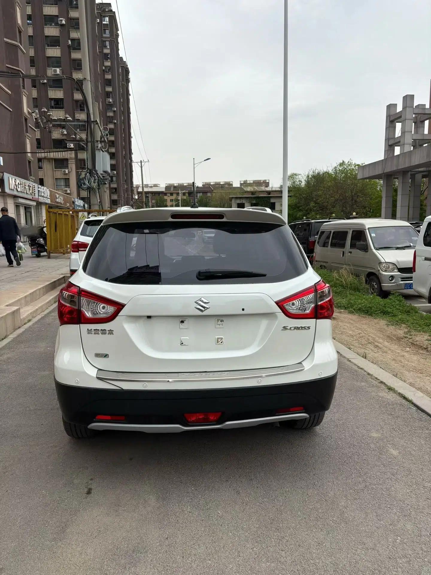 Suzuki S-Cross 2015 1.6L Manual Two-Wheel Drive Elite Model — миниатюра 5