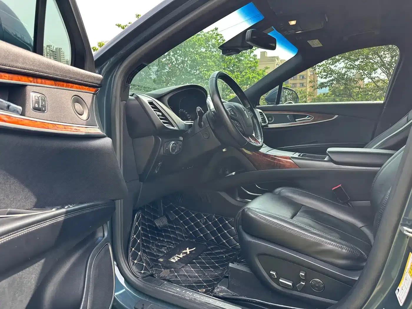 Lincoln MKX 2015 2.7T AWD Premium Edition — миниатюра 3