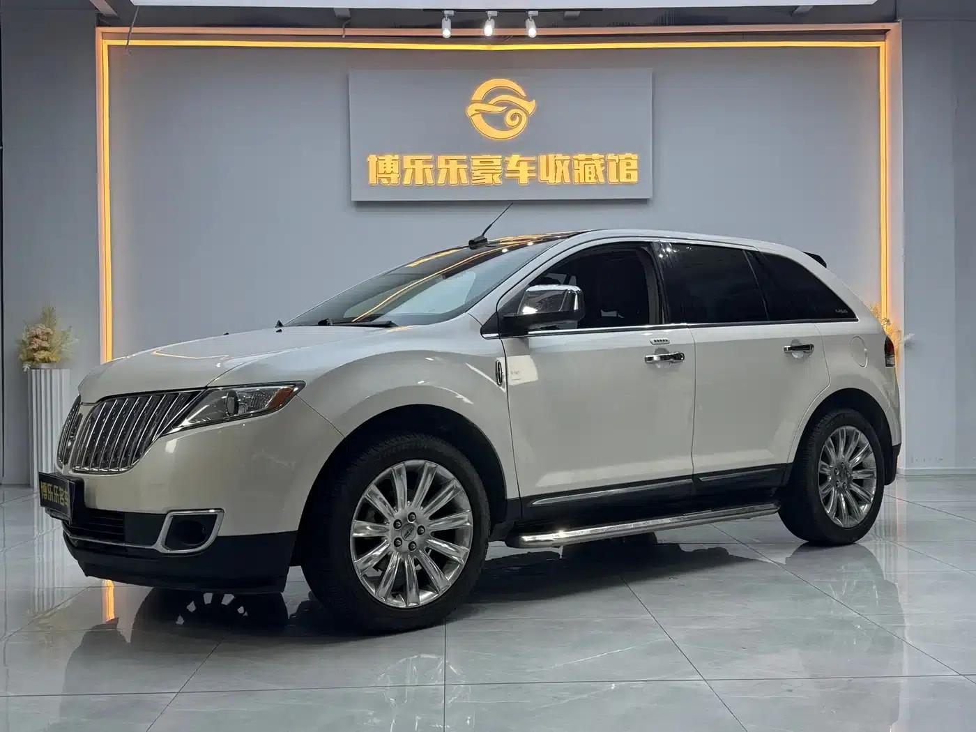 2012 Lincoln MKX 3.7L Automatic — миниатюра 1