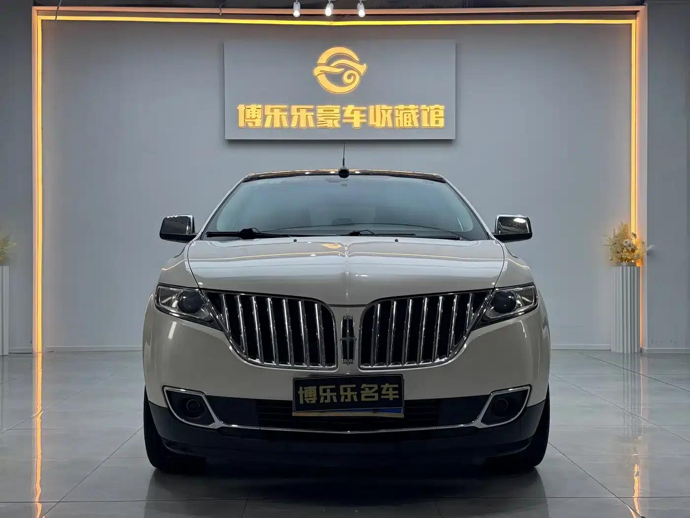 2012 Lincoln MKX 3.7L Automatic — миниатюра 2